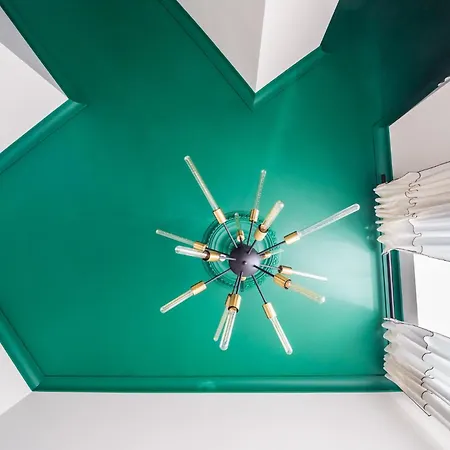 Апартаменты Designer Library House Studio, Walk To Old Town