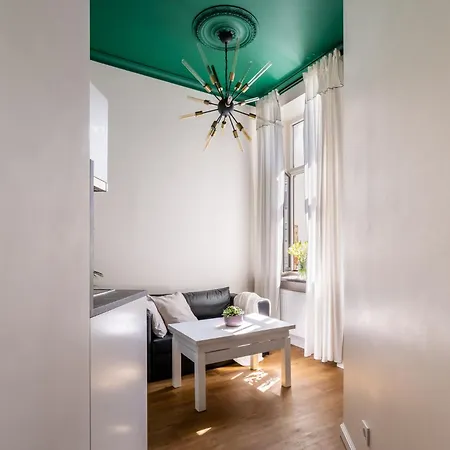 Апартаменты Designer Library House Studio, Walk To Old Town *