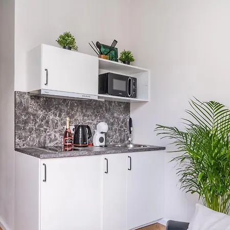Апартаменты Designer Library House Studio, Walk To Old Town
