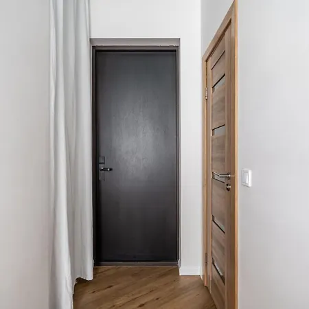 Апартаменты Designer Library House Studio, Walk To Old Town